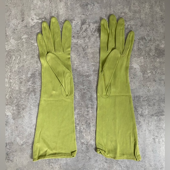 Vintage green ladies gloves - Picture 3 of 3